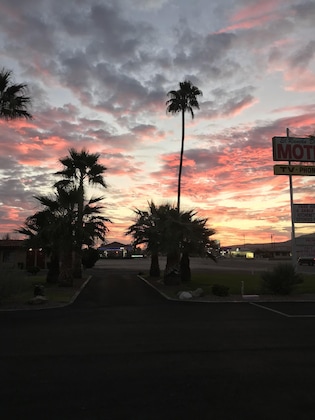 Gallery - El Rancho Dolores Motel at Joshua Tree National Park