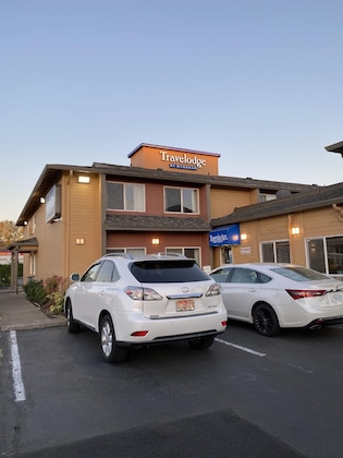 Gallery - Travelodge Suites By Wyndham Newberg