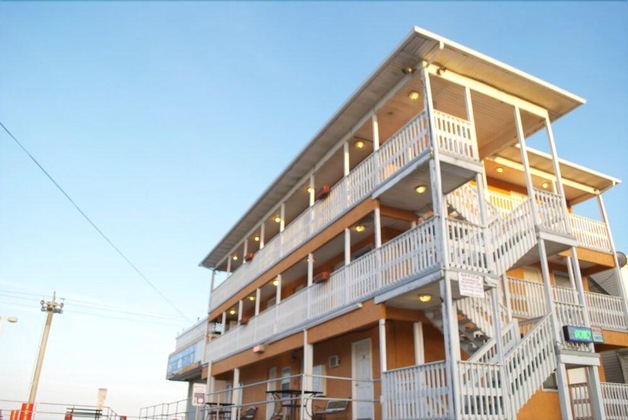 Gallery - Boardwalk Hotel Charlee & Beach House Rentals