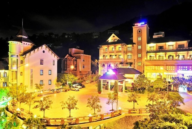 Gallery - Beachfront Hotel