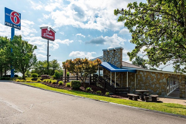 Gallery - Motel 6 Mansfield
