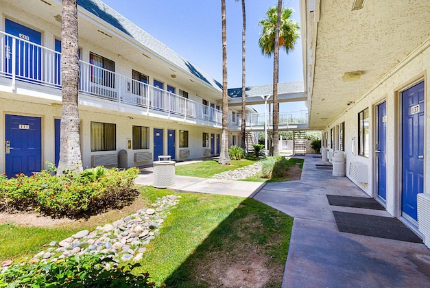 Gallery - Motel 6 Mesa South