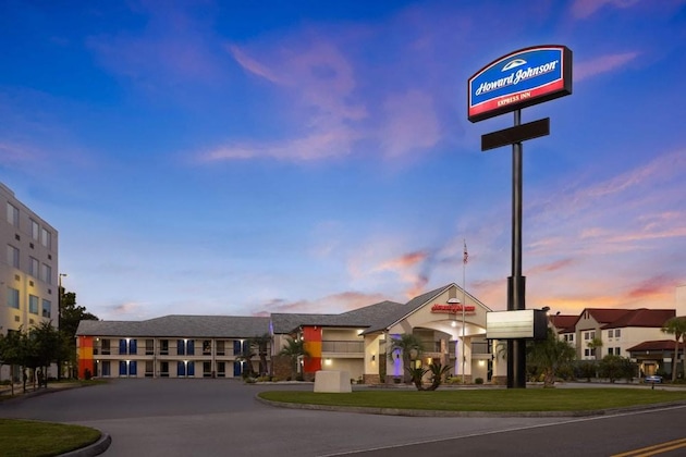 Gallery - Howard Johnson By Wyndham Savannah Ga