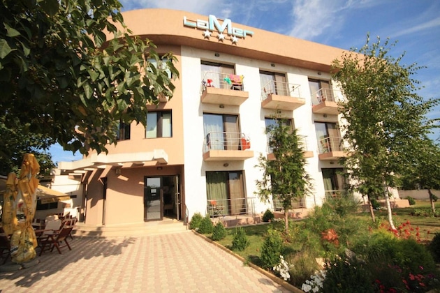 Gallery - La Mer