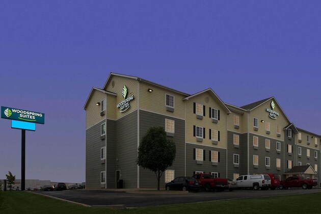 Gallery - Woodspring Suites Tulsa