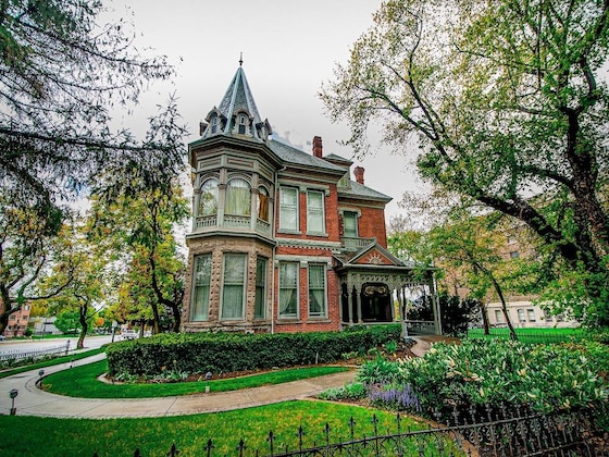 Gallery - Anniversary Inn - South Temple