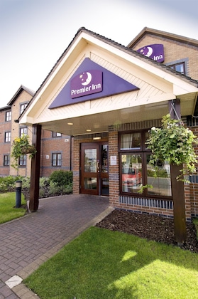 Gallery - Premier Inn Dudley (Kingswinford)