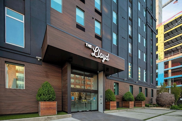 Gallery - The Lloyd Stamford, Tapestry Collection By Hilton