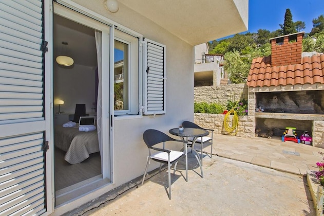 Gallery - Violeta Hvar