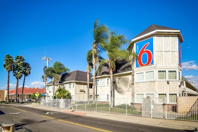 Gallery - Motel 6 Riverside South