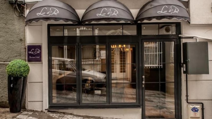 Gallery - Lucis Est In Pera