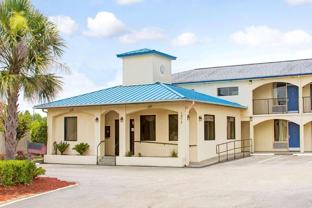 Gallery - Super 8 By Wyndham Walterboro
