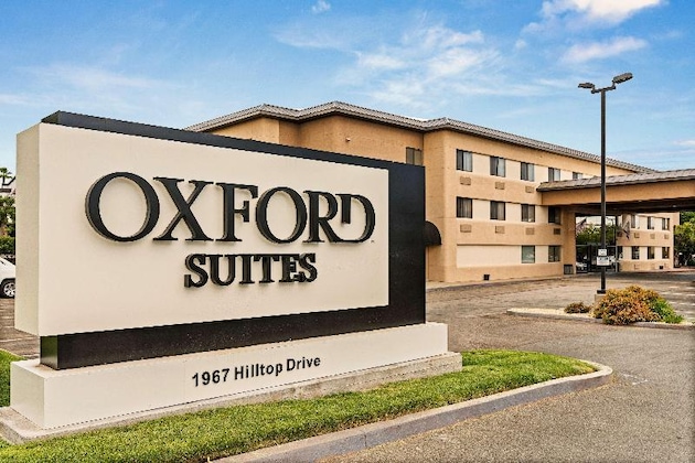 Gallery - Oxford Suites Redding