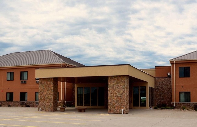 Gallery - Cobblestone Inn & Suites - Newton