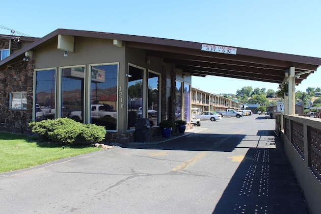Gallery - Cedars Inn Lewiston