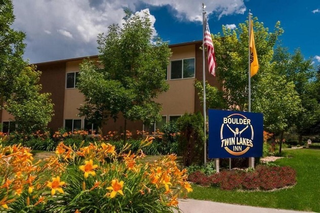 Gallery - Boulder Twin Lakes Inn
