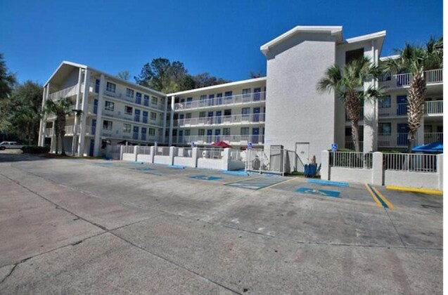 Gallery - Motel 6 Tallahassee West