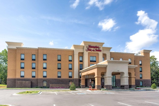 Gallery - Hampton Inn & Suites Manchester