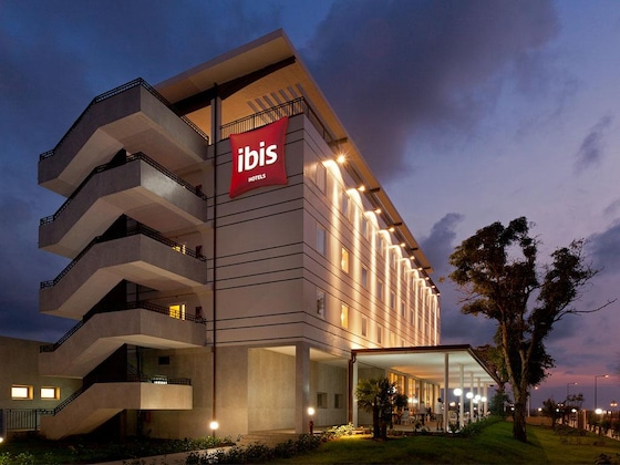 Gallery - Ibis Bata