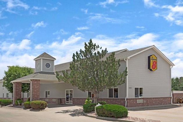 Gallery - Super 8 By Wyndham Windsor