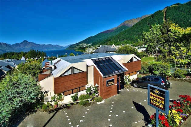 Gallery - Melbourne Lodge