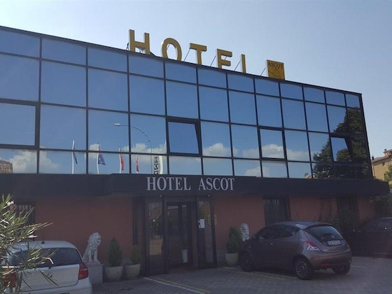 Gallery - Hotel Ascot