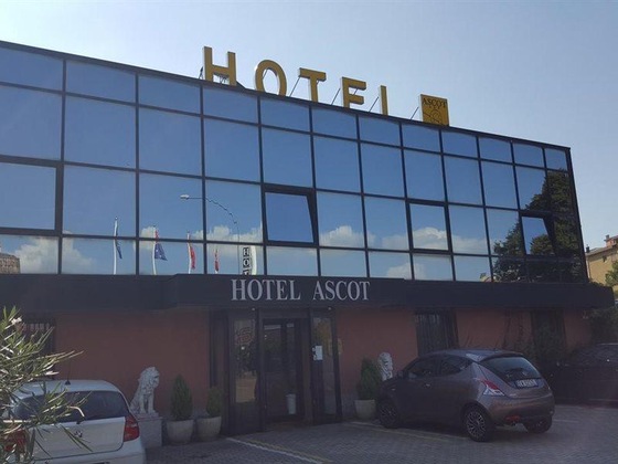 Gallery - Hotel Ascot