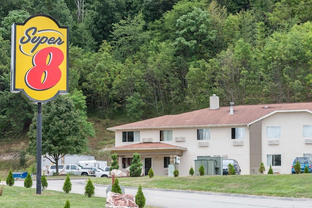 Gallery - Super 8 By Wyndham Pittsburgh Monroeville