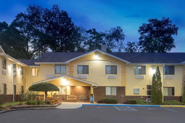 Gallery - Super 8 By Wyndham Radford Va