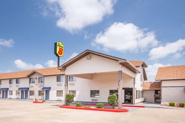 Gallery - Super 8 By Wyndham Van Buren Ft. Smith Area