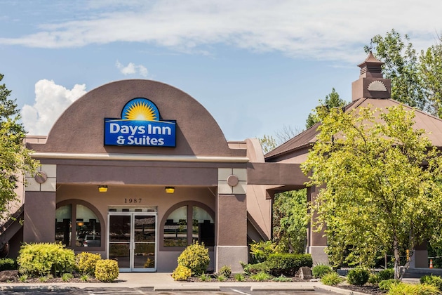 Gallery - Days Inn & Suites By Wyndham Lexington