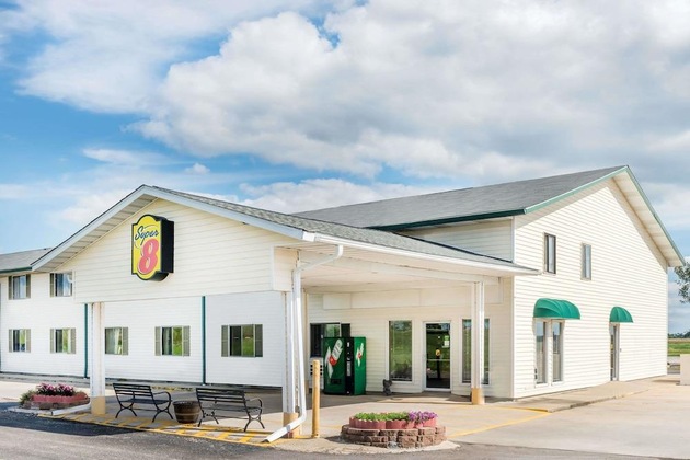 Gallery - Super 8 By Wyndham Okawville