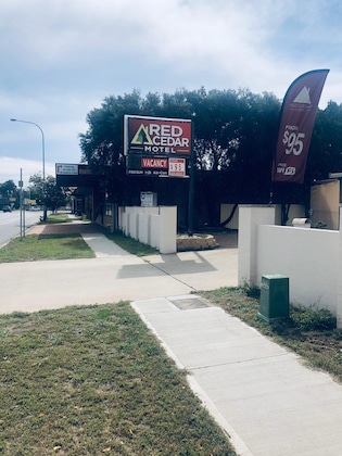 Gallery - Red Cedar Motel