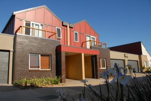 Gallery - The Lakes Apartments