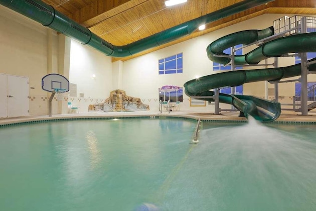Gallery - Country Inn & Suites By Radisson, Prairie Du Chien