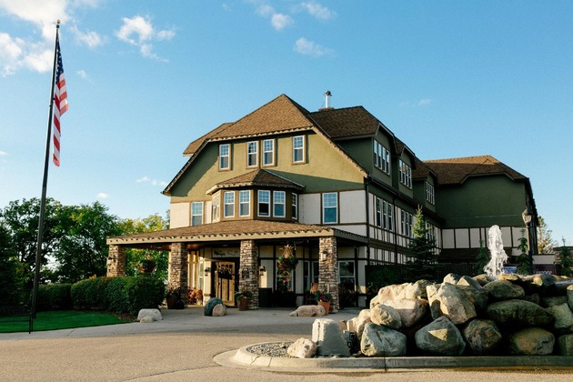 Gallery - Chase On The Lake Resort Hotel