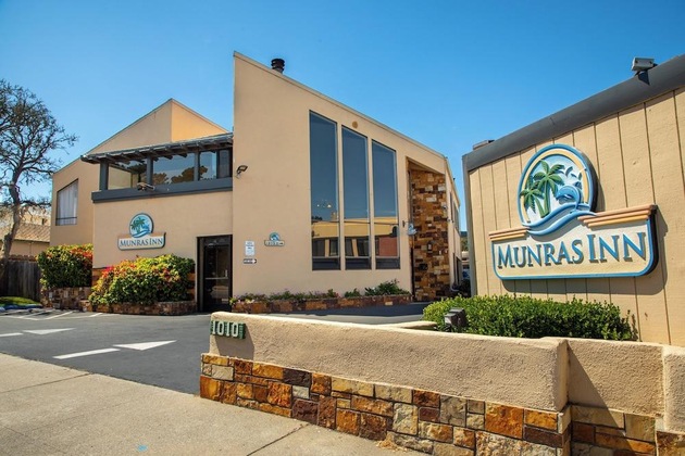 Gallery - Munras Inn