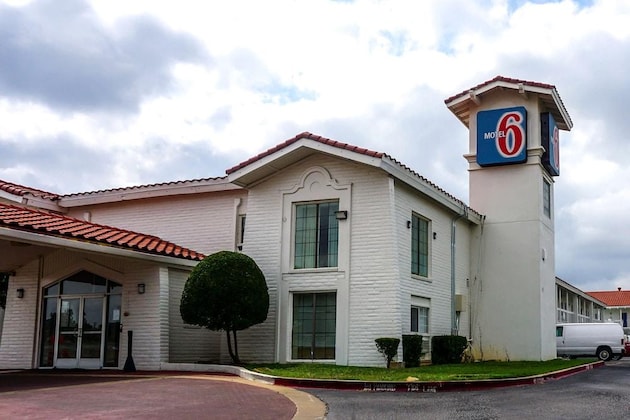 Gallery - Motel 6 Euless DFW West
