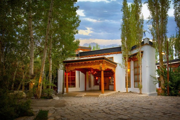 Gallery - Lha - Ri - Sa Resort