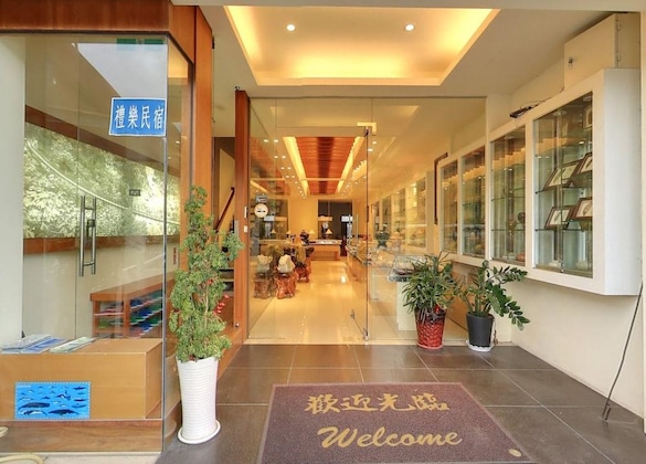 Gallery - Litho Hostel