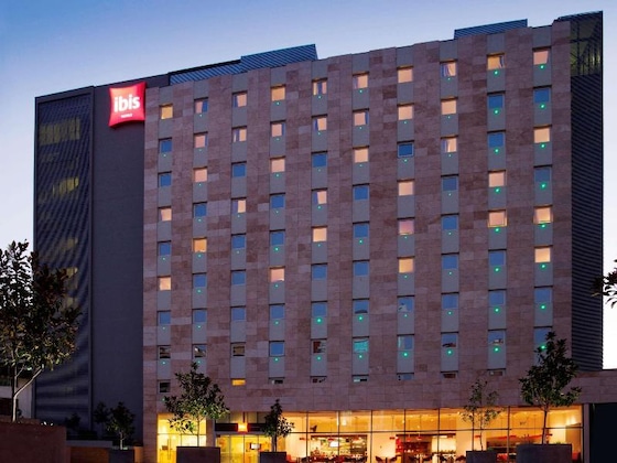 Gallery - Ibis Santiago Las Condes