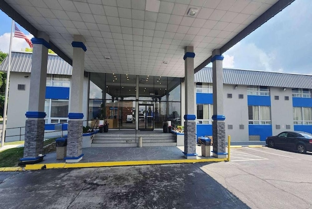 Gallery - Days Inn By Wyndham Fort Wright Cincinnati Area