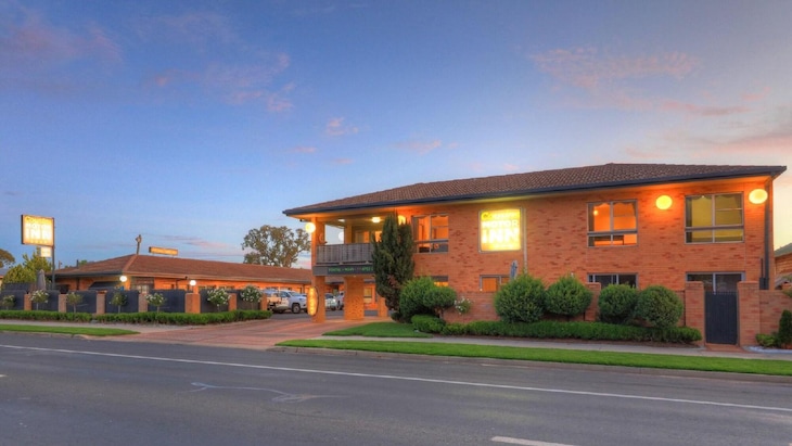 Gallery - Cousins Motor Inn