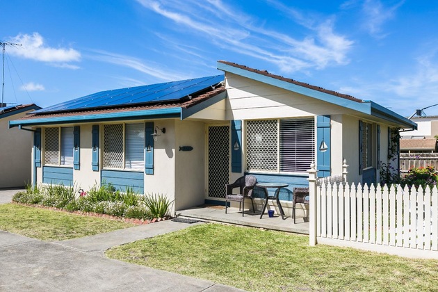 Gallery - Beachfront Cottages Torquay