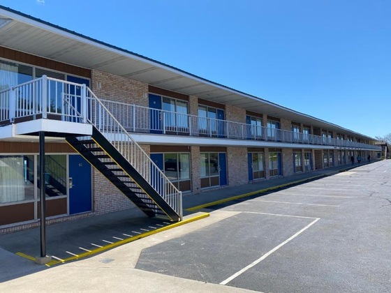 Gallery - Days Inn & Suites By Wyndham St. Ignace Lakefront