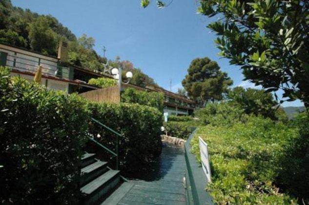 Gallery - Capo Di Stella