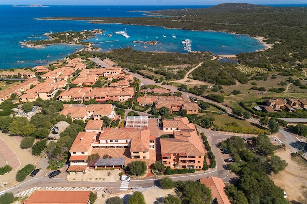 Gallery - Baia de Bahas Residence