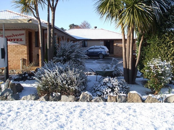 Gallery - Snowdream Motel