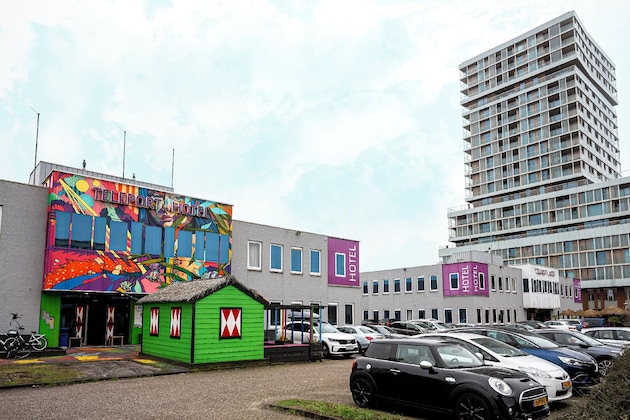 Gallery - Amsterdam Teleport Hotel