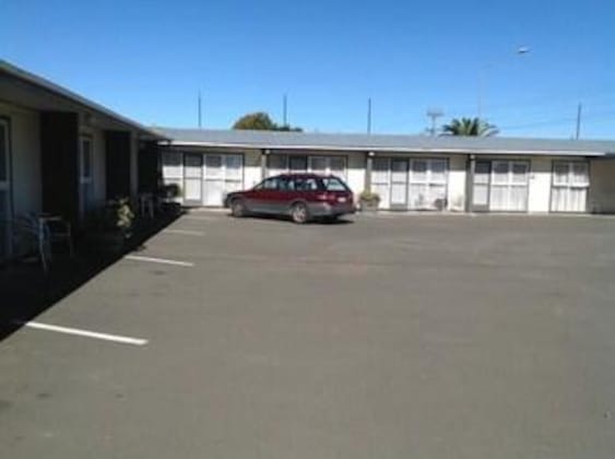 Gallery - Camberley Court Motel